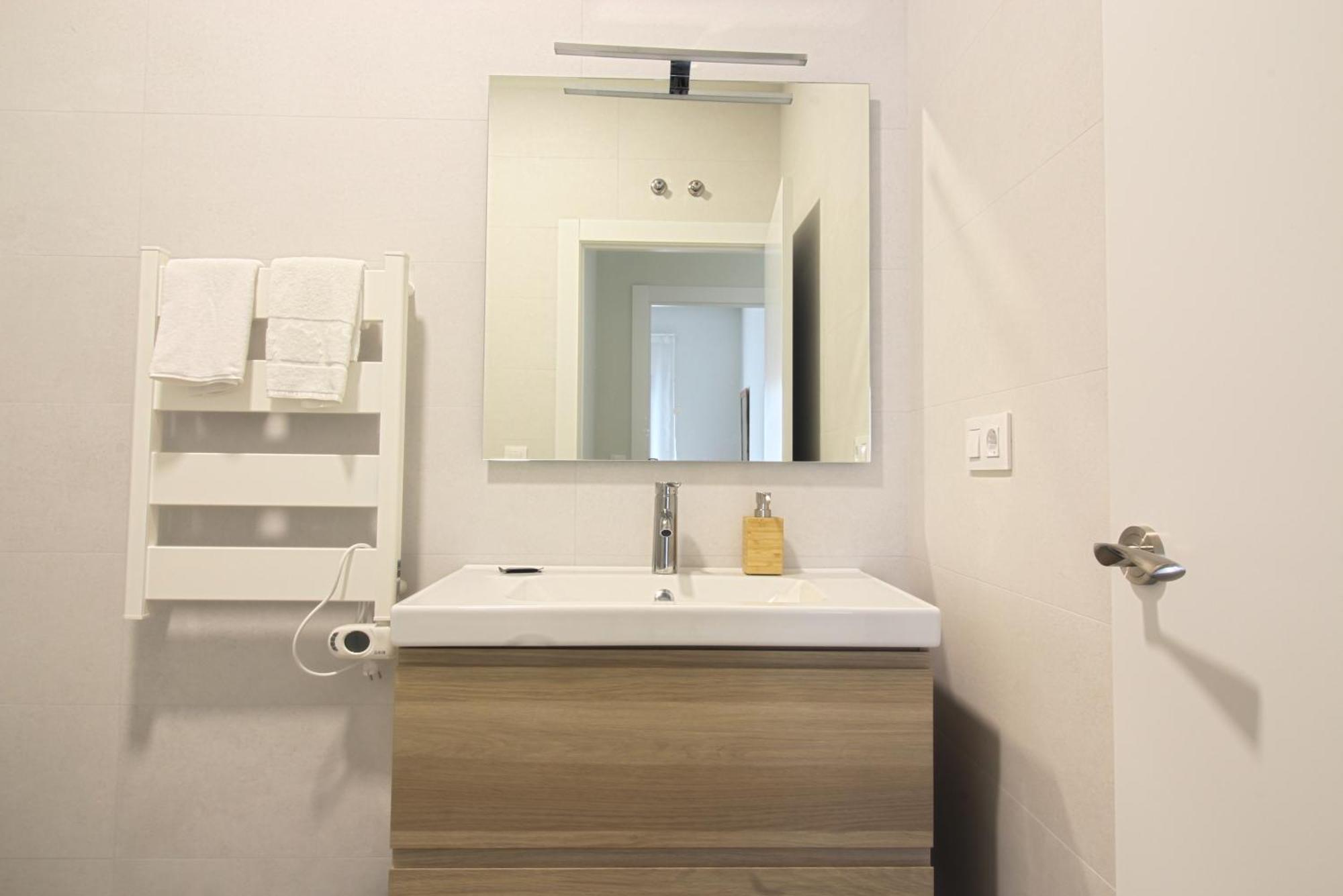 Apartamentos Costa Meron San Vicente De La Barquera Eksteriør bilde