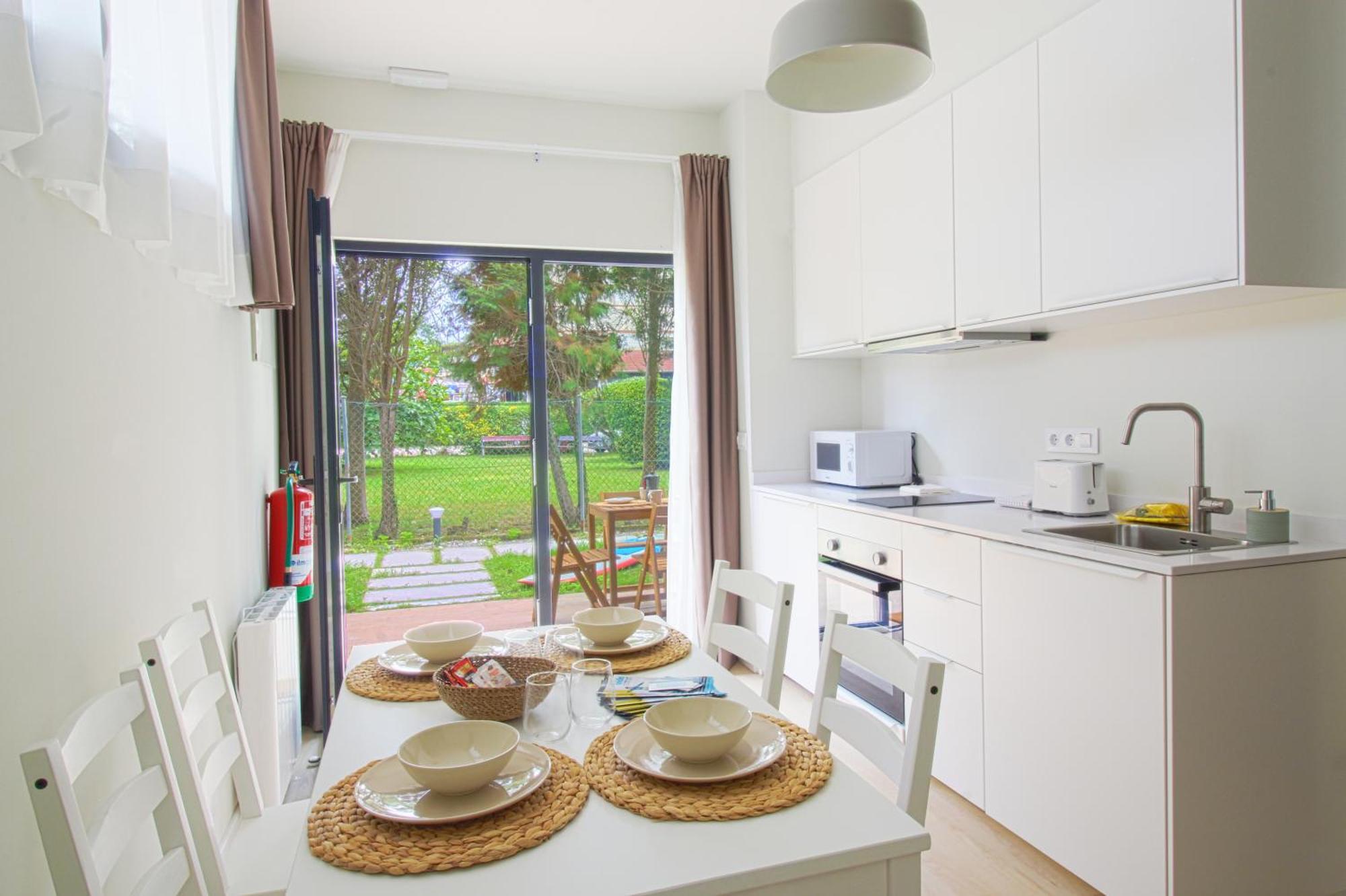 Apartamentos Costa Meron San Vicente De La Barquera Eksteriør bilde